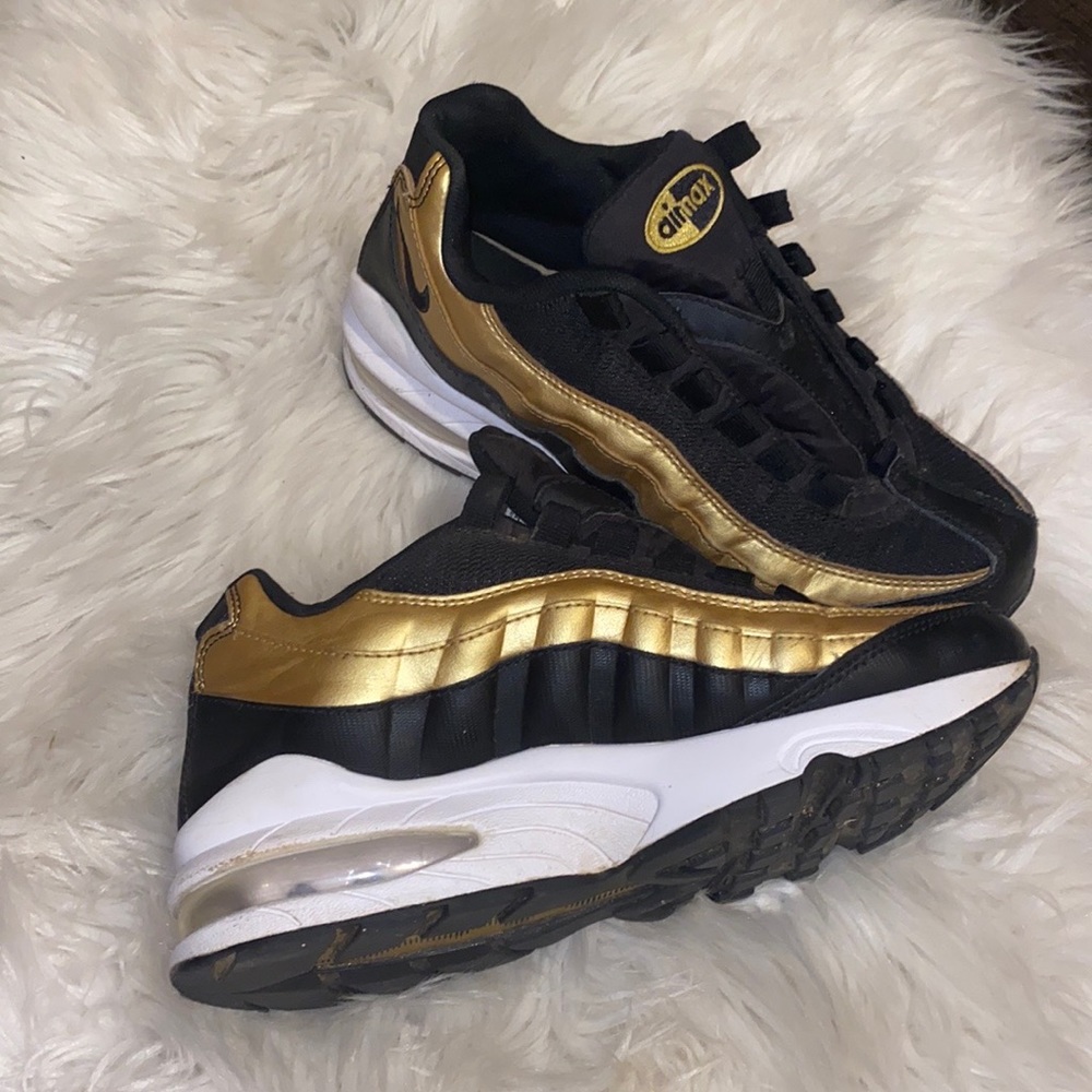 Gold Nike air max